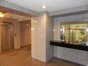 entrance001